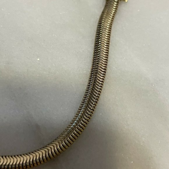 AVON SAQ MAJESTIC BEAUTY LONG GOLD TONE Flat CHAIN - Picture 6 of 10